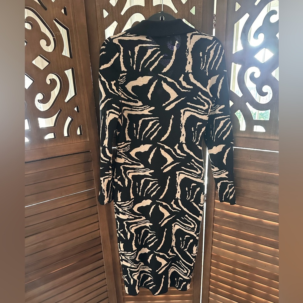 Black and Beige Patterned Button-Front Knit Dress… - image 14